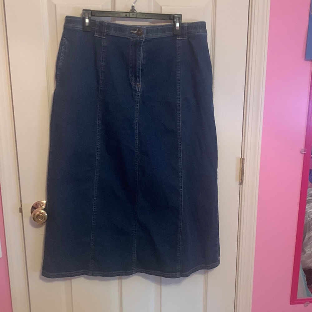 Ladies denim skirt